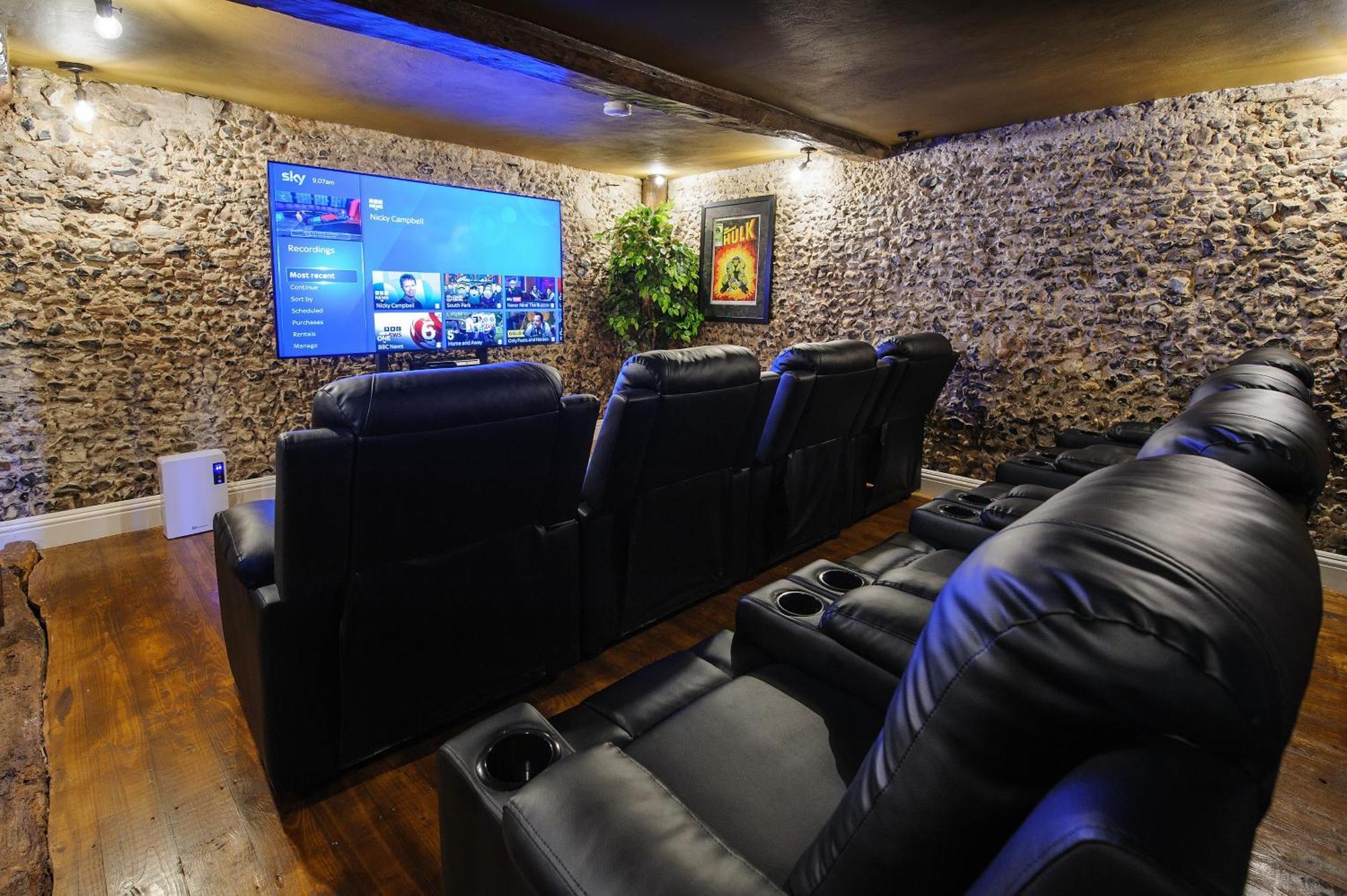 Huge Deluxe 600 Year Old Essex Manor, Hot Tub, Cinema Room, Sky Tv Saffron Walden Exteriér fotografie